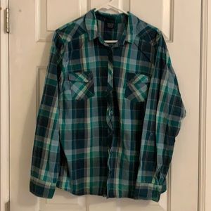 Women’s plaid long sleeve